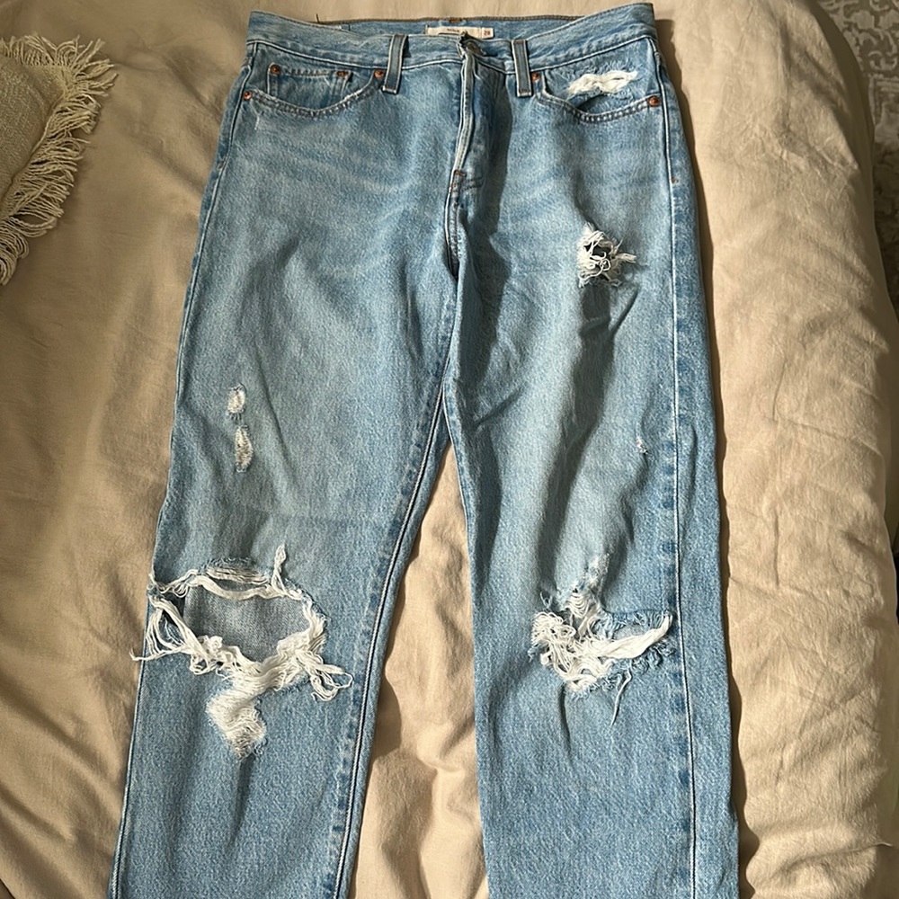 Levi’s wedgie straight jeans size 28